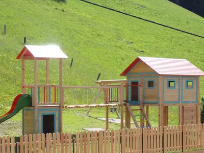 Zillertal-Aschau-Gasthof-Talblick-Sommer-Spielplat
