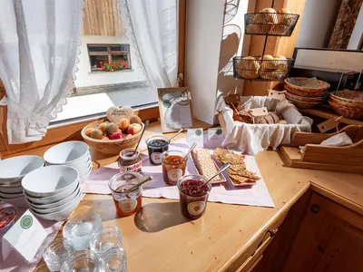 Frühstücksbuffet mit regionalen Produkten