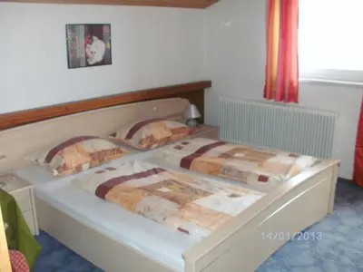 Zillertal-Aschau-Ferienwohnung-Haus-Holaus-ZImmer