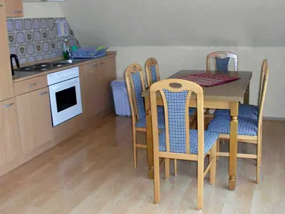 Die komplett ausgestattete Küche