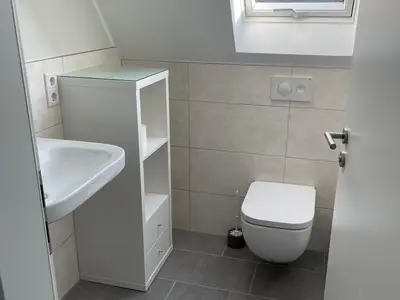 separates WC mit Tageslicht