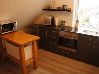 Die Küche ist mit allen wichtigen Utensilien ausgestattet