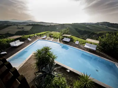 PoolOfHouse