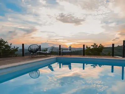 PoolOfHouse