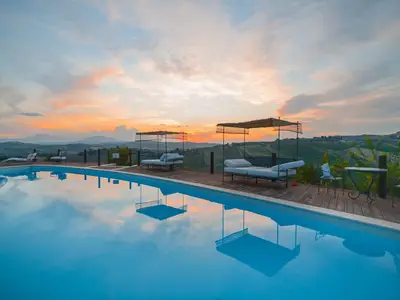PoolOfHouse