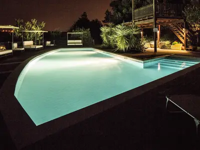 PoolOfHouse