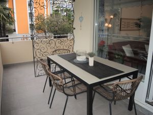 18726804-Ferienwohnung-4-Ascona-300x225-0