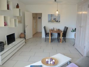 21877885-Ferienwohnung-4-Ascona-300x225-5