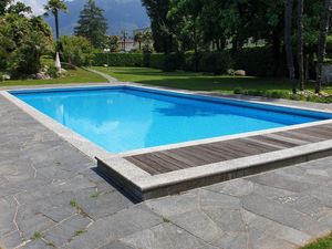 Pool in der Gartenanlage der Residenz