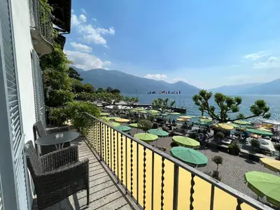 Balkon: Wohnzimmer und Schlafzimmer