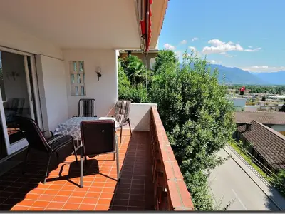 Terrasse - Sicht Richtung Locarno