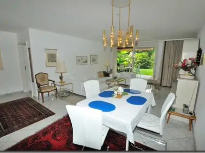 Wohnzimmer mit Essecke