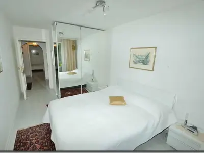 Elternschlafzimmer - Wandschränke