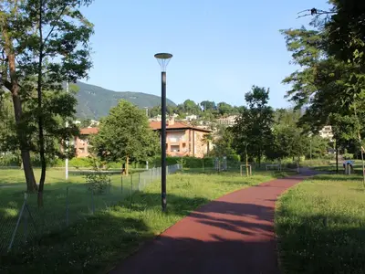 Die Residenza al Mulin befindet sich direkt neben dem "Parco dei poeti".