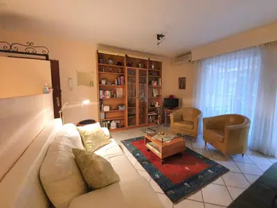 Wohnbereich und Schlafcouch