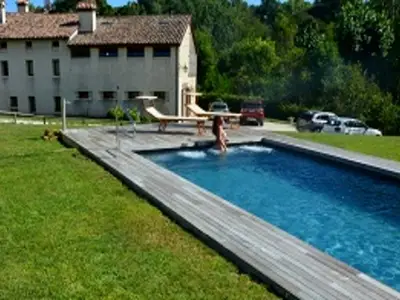 PoolOfHouse