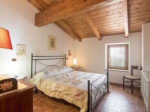 23150365-Ferienwohnung-5-Assisi-300x225-4