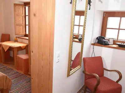 5-Eingangsbereich-Zimmer1
