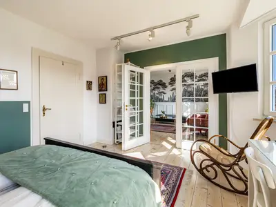 Photo, INSIDE, OUTSIDE