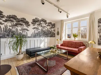 Photo, INSIDE, OUTSIDE