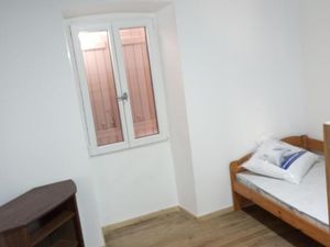 23986309-Ferienwohnung-2-Aubenas-300x225-5