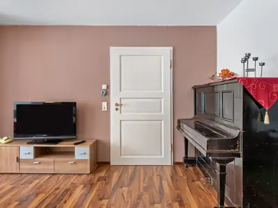 Photo, INSIDE, OUTSIDE