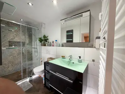 das moderne Bad läßt keine Wünsche offen