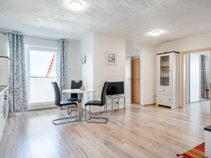 23541306-Ferienwohnung-2-Aurich-300x225-2