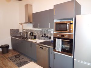 23964602-Ferienwohnung-4-Avignon-300x225-5