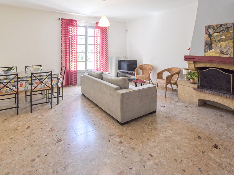 23743252-Ferienwohnung-6-Avignon-800x600-2