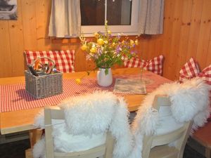 23089969-Ferienwohnung-4-Axalp-300x225-0