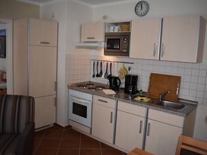 19380462-Ferienwohnung-2-Baabe-300x225-5