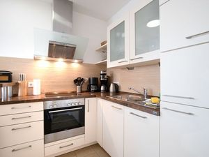 23893494-Ferienwohnung-4-Baabe-300x225-5