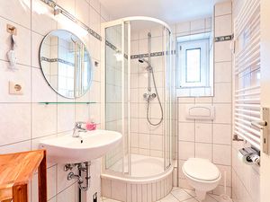 23948056-Ferienwohnung-4-Baabe-300x225-5