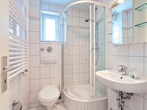 23948057-Ferienwohnung-3-Baabe-300x225-5