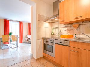 23971482-Ferienwohnung-4-Baabe-300x225-5