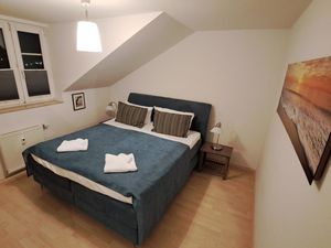 23975677-Ferienwohnung-6-Baabe-300x225-3