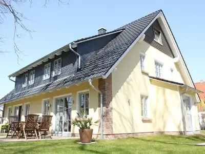 Ferienwohnung für 9 Personen (160 m²) in Baabe 1/10