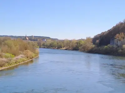 Donau mit Blick auf Bad Abbach