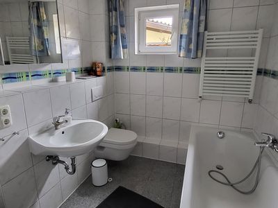 Badezimmer mit Badewanne