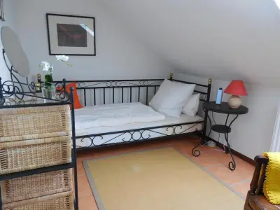 Leseraum mit Einzelbett für 3. Pers