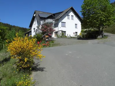Ferienwohnung für 6 Personen (97 m²) in Bad Berleburg 1/10