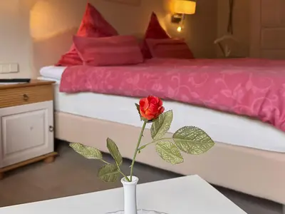 AS Hotels Suite Engel Blick ins Schlafzimmer