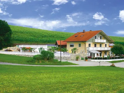 Ferienwohnung für 2 Personen (50 m²) in Bad Birnbach 1/8