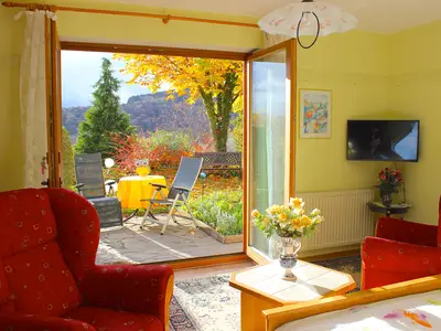 Wohn-Schlafraum mit direkten Zugang zum Garten