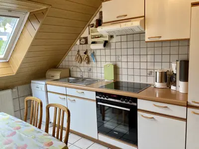 Wohnküche mit Essecke, Spülmaschine, Mikrowelle...