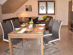 22935769-Ferienwohnung-4-Bad Brambach-300x225-2