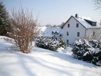Außenansicht des Gebäudes. Gästehaus Siebert im Winter