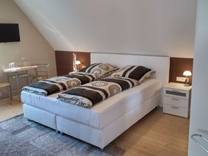 23953849-Ferienwohnung-5-Bad Driburg-300x225-4