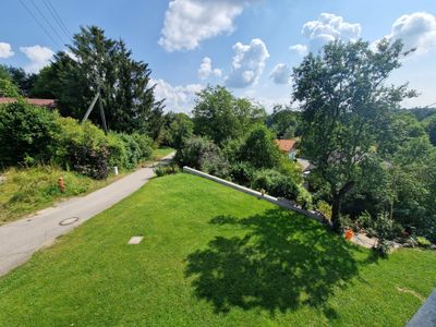 Großzügiger Garten zum Spielen und Sonnenbaden